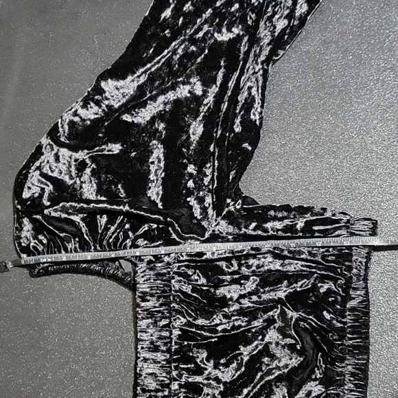 Zara Black Crushed Velvet Long Sleeve On or Off The Shoulder Crop Top - Size XS - Picture 7 of 8